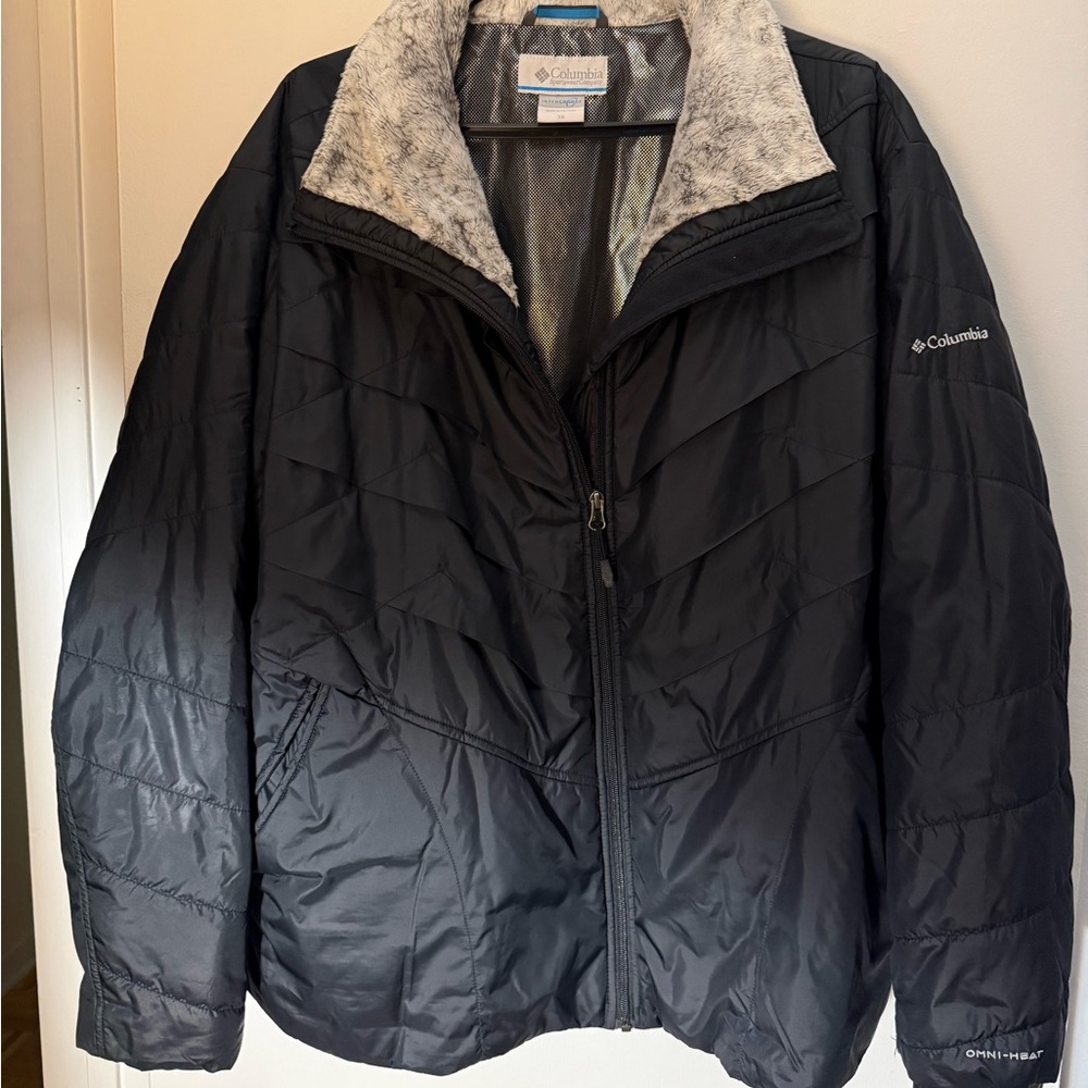 Columbia Black Puffer Jacket with Soft Gray Interior